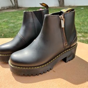 New without Tags Dr. MARTENS Rometty II Chelsea Boots Women's 7